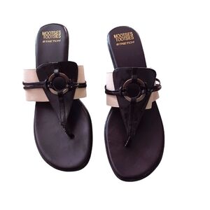 Mootsie Tootsie Mozahida stretch flat slipon sandals  size 11 brown